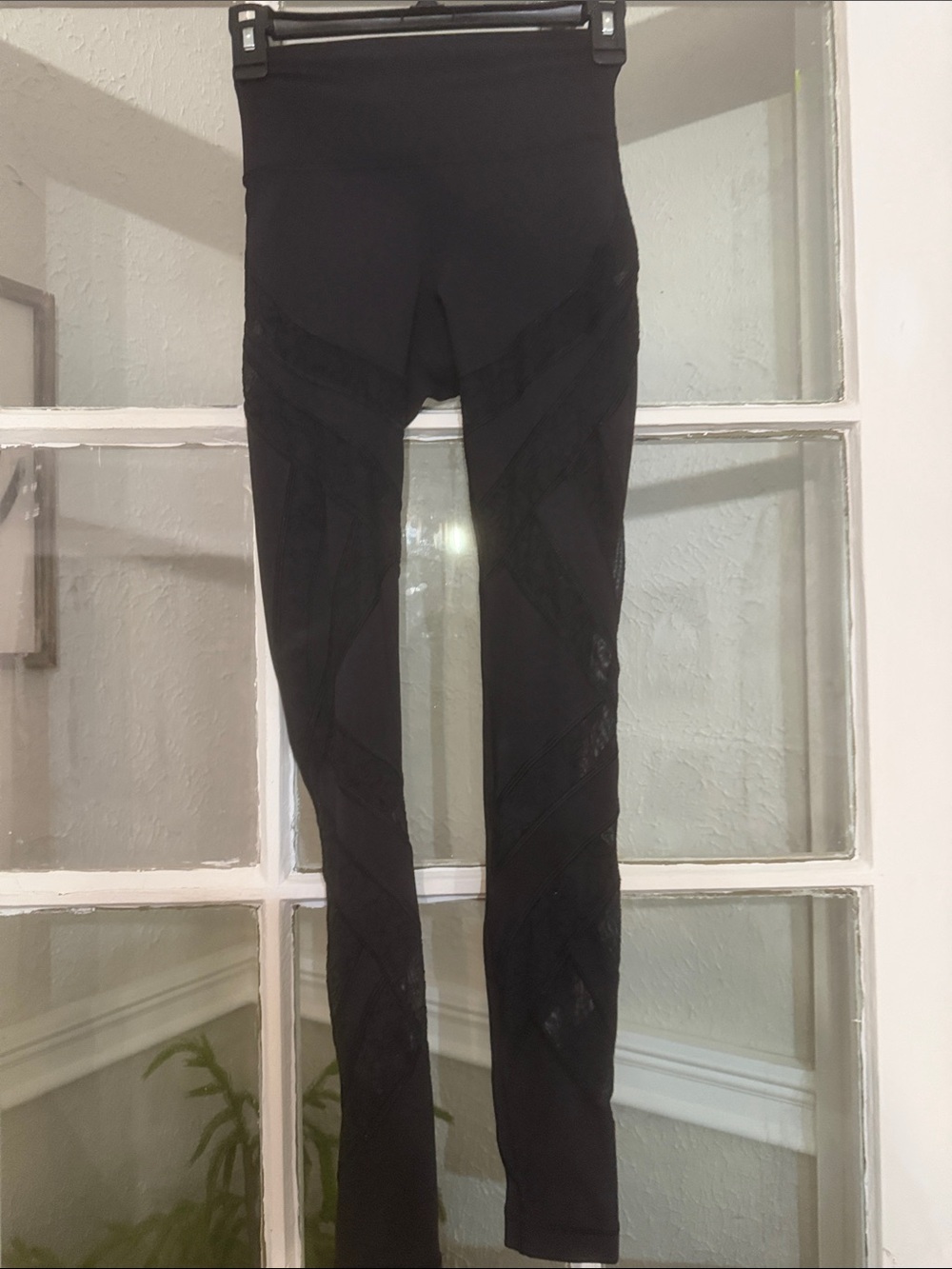 Lululemon High-Waist Black Leggings with Mesh Detail